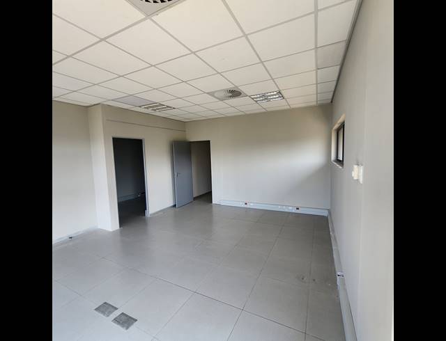 138M² OFFICE TO LET IN UMHLANGA RIDGE
